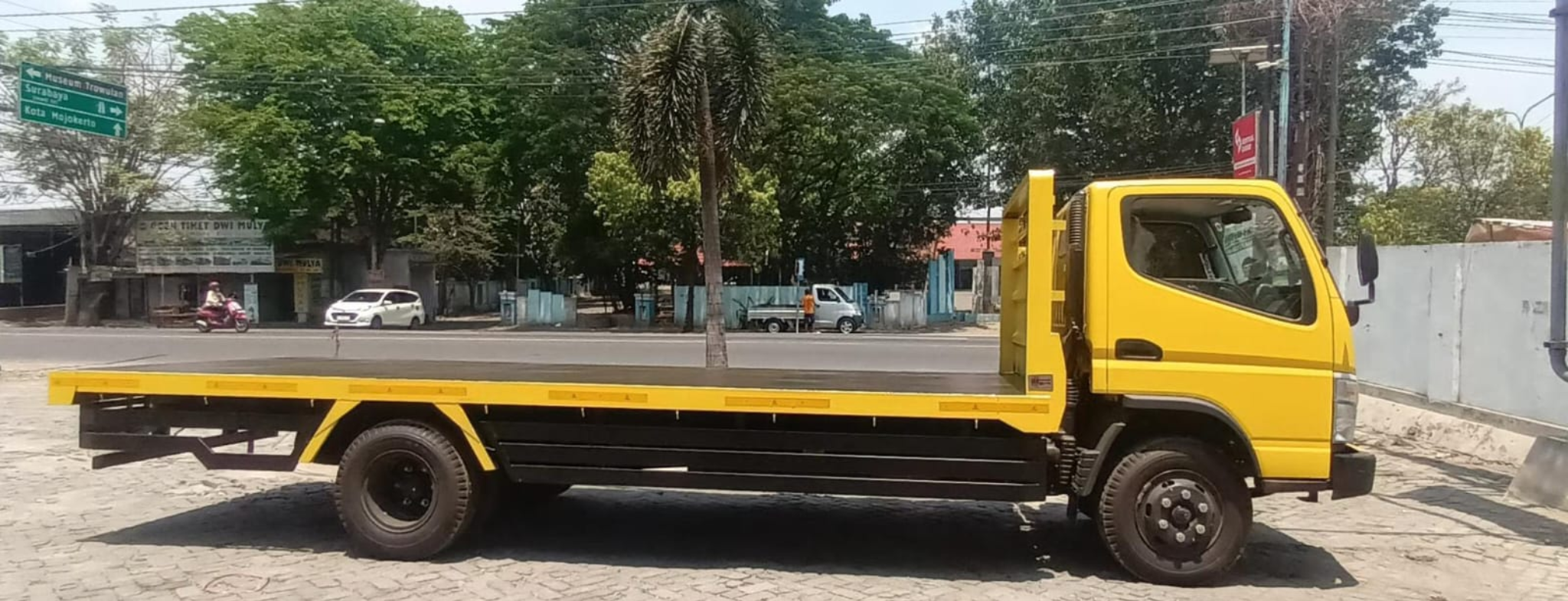 Flat Deck Yellow